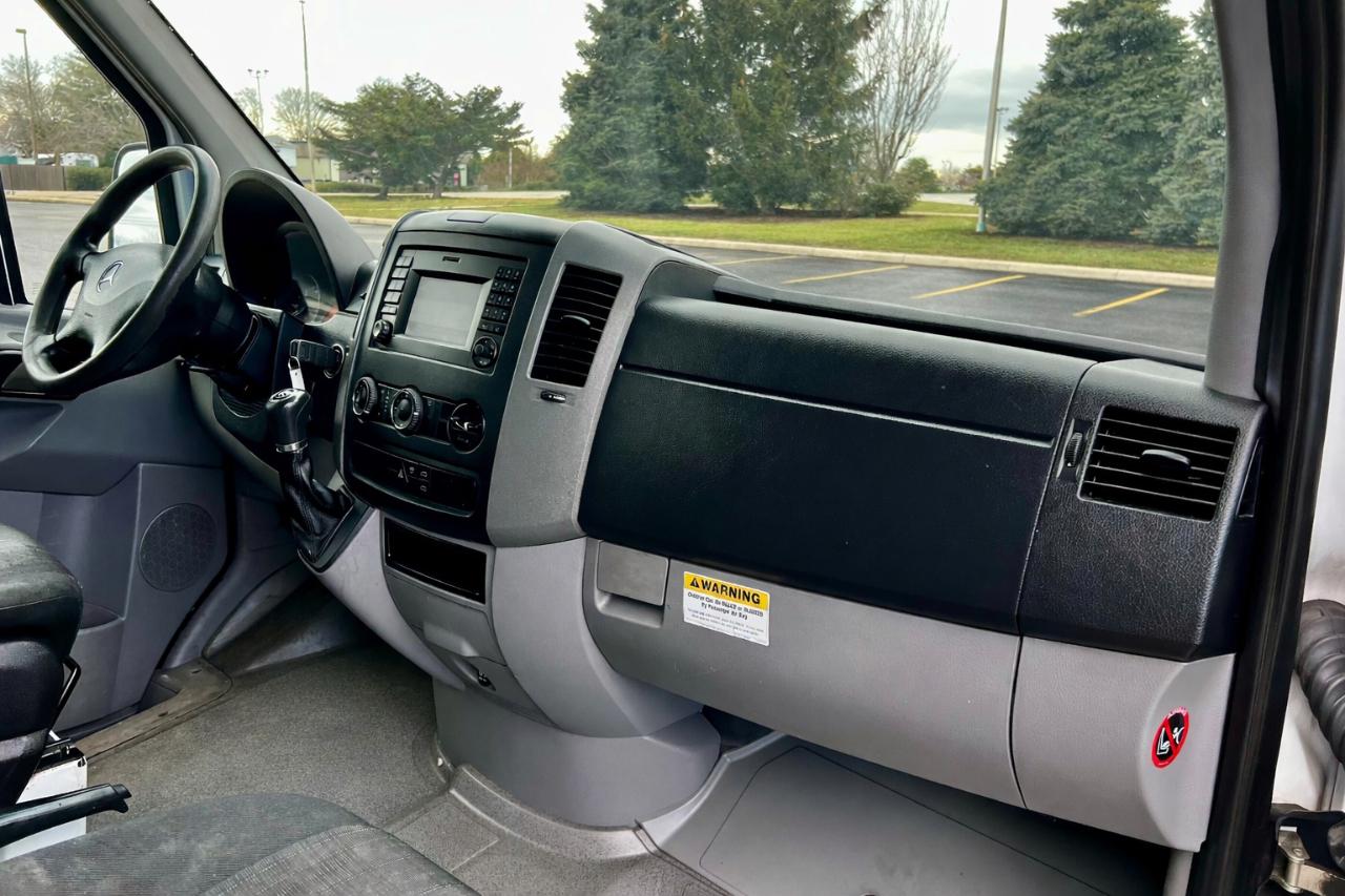 Mercedes-Benz Sprinter 2500 High Roof 144-in. WB 2014