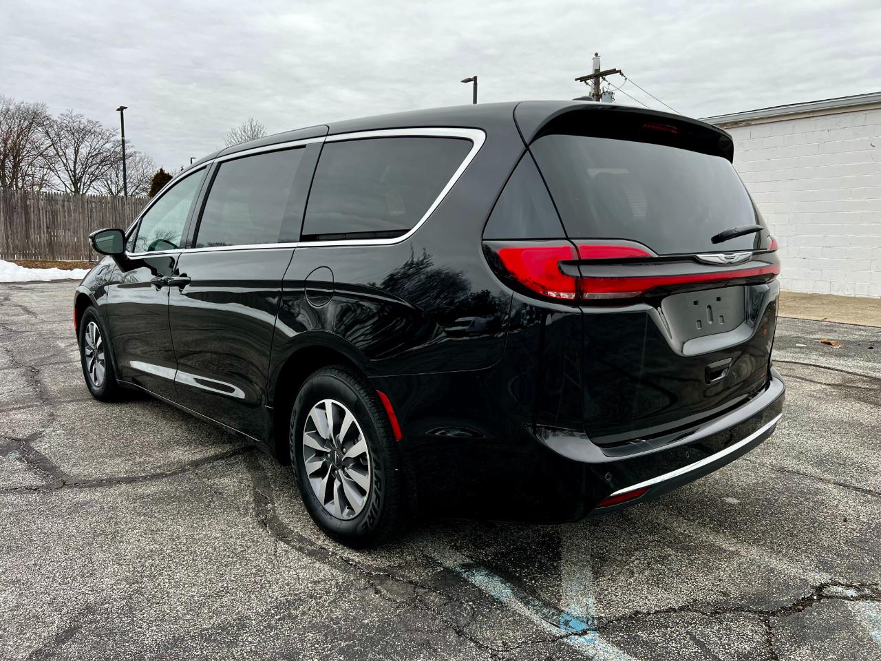 Chrysler Pacifica Hybrid Select 2025