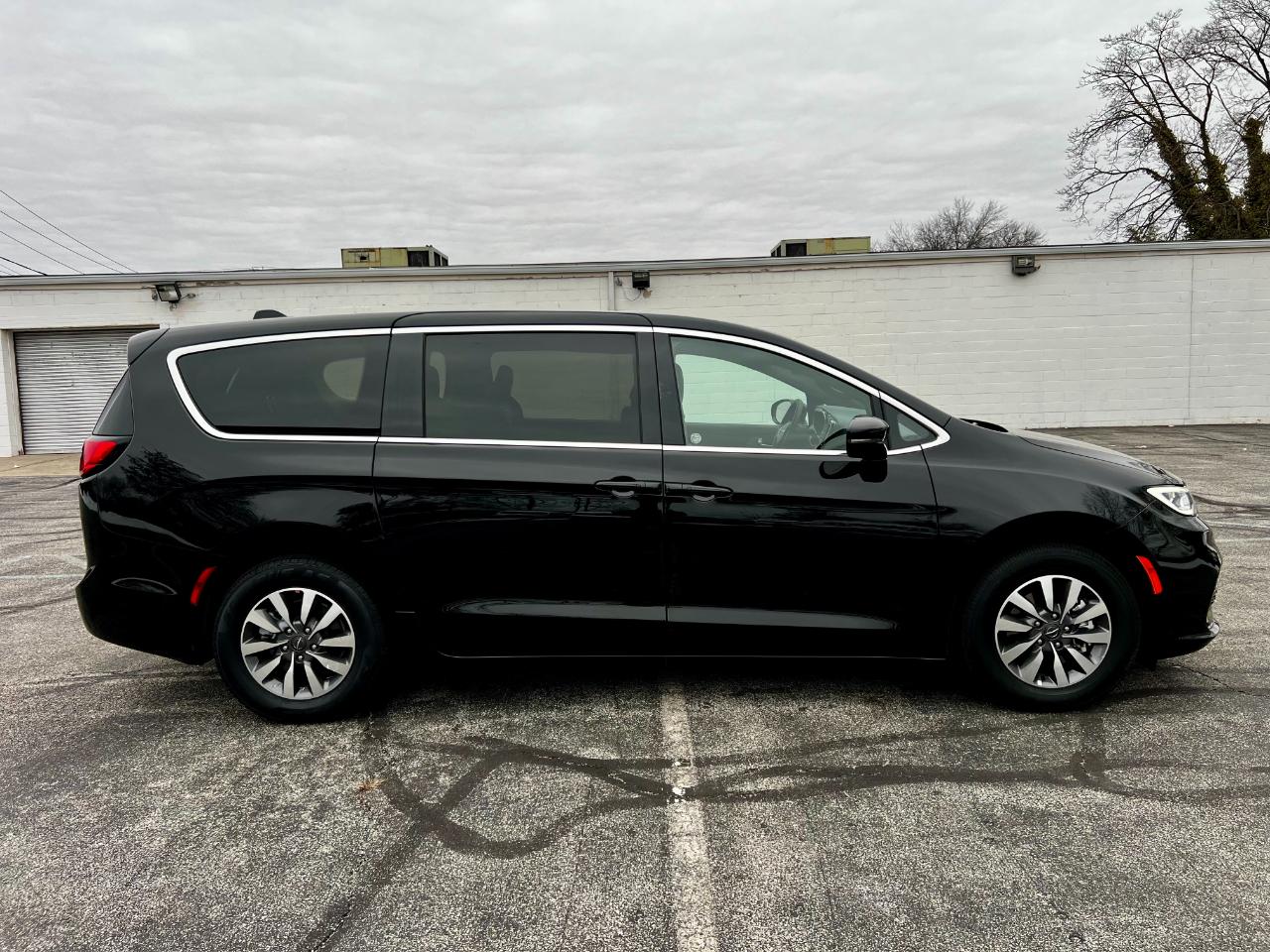 Chrysler Pacifica Hybrid Select 2025