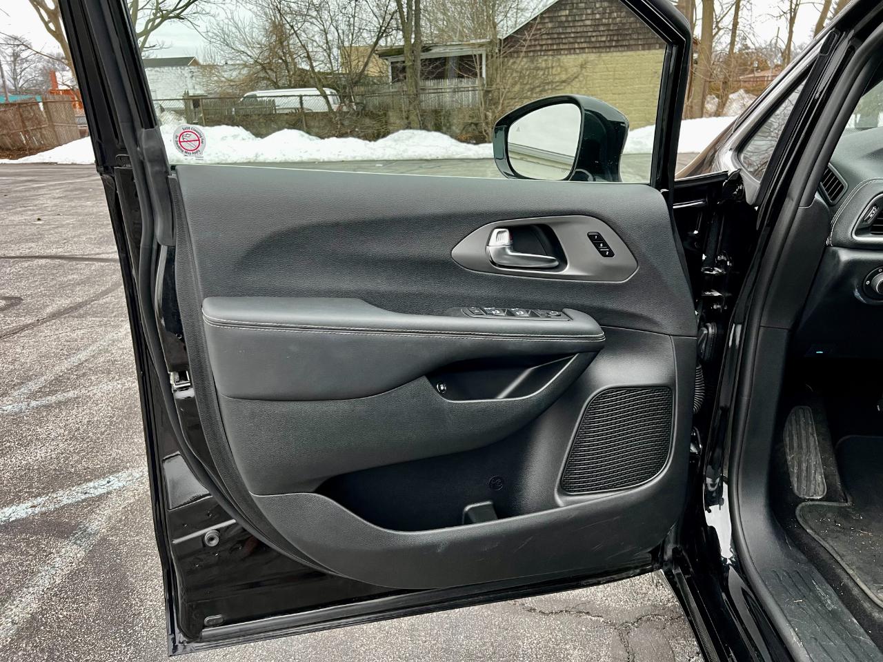 Chrysler Pacifica Hybrid Select 2025