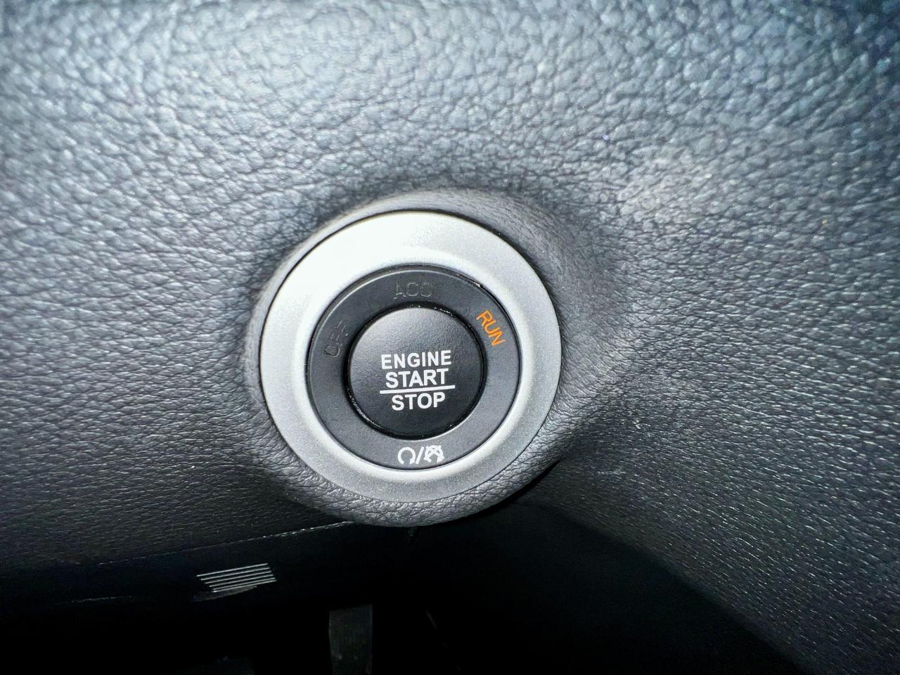 Chrysler Pacifica Hybrid Select 2025