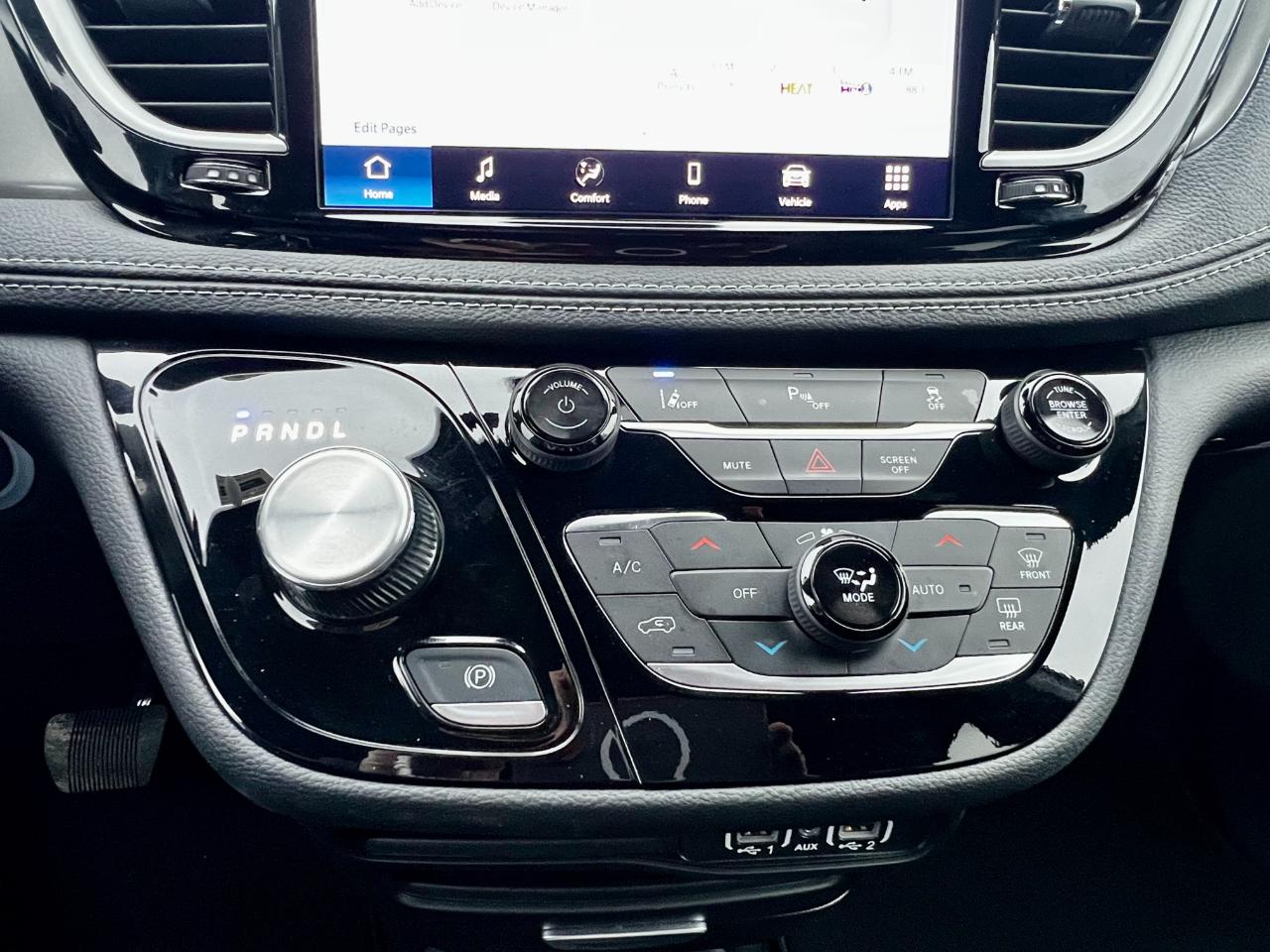 Chrysler Pacifica Hybrid Select 2025