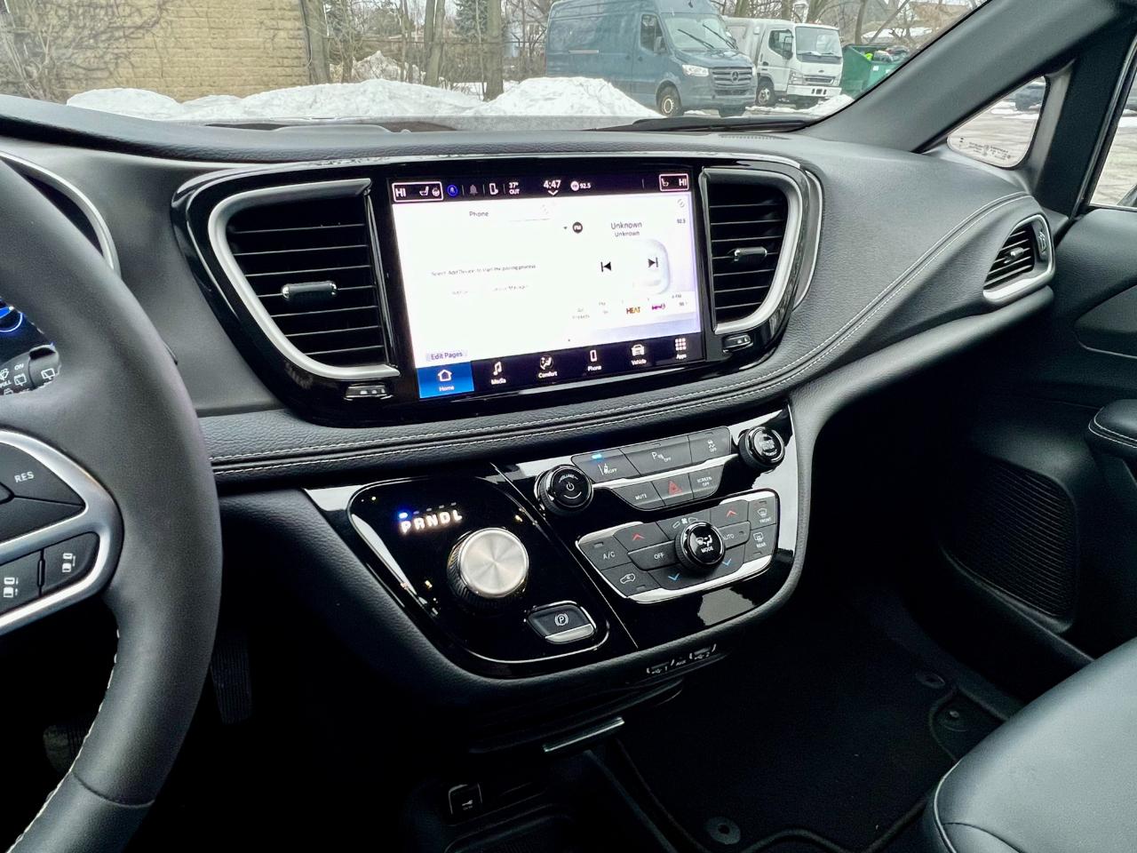 Chrysler Pacifica Hybrid Select 2025