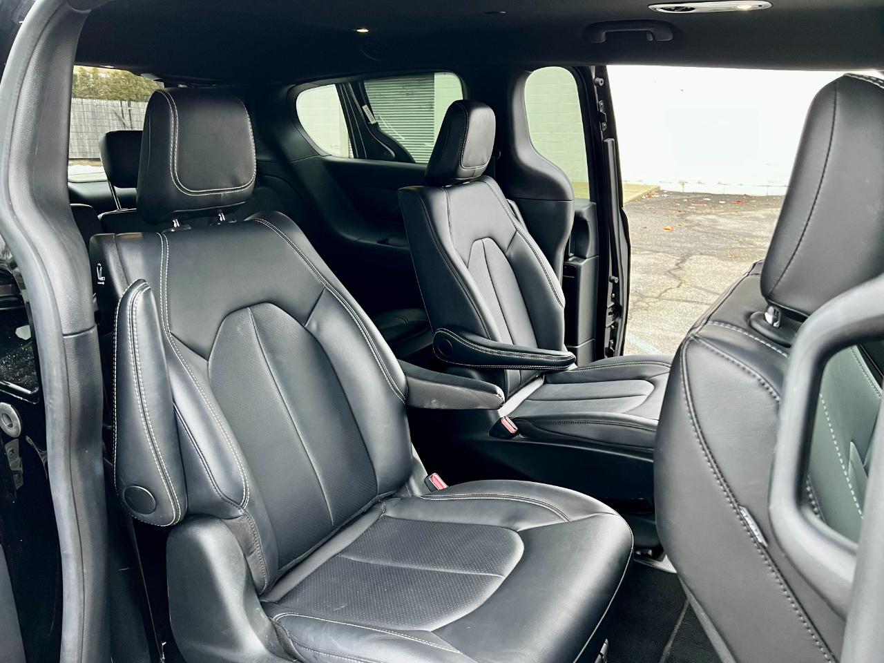 Chrysler Pacifica Hybrid Select 2025