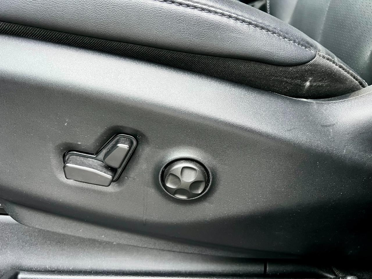 Chrysler Pacifica Hybrid Select 2025