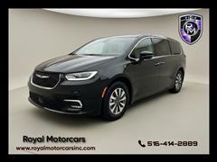 2025 Chrysler Pacifica Hybrid 