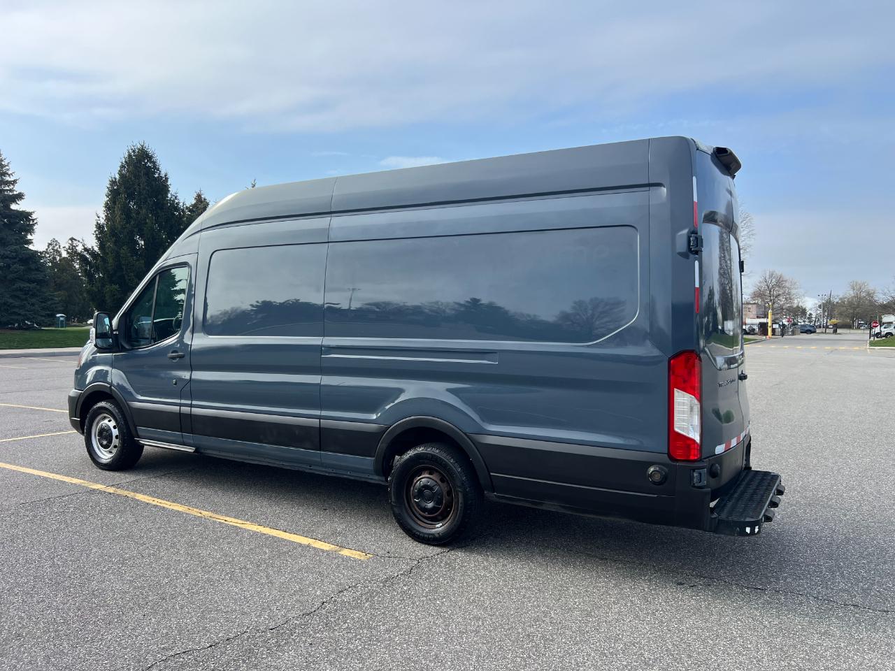 Ford Transit 250 Van High Roof w/Sliding Pass. 148-in. WB EL 2020