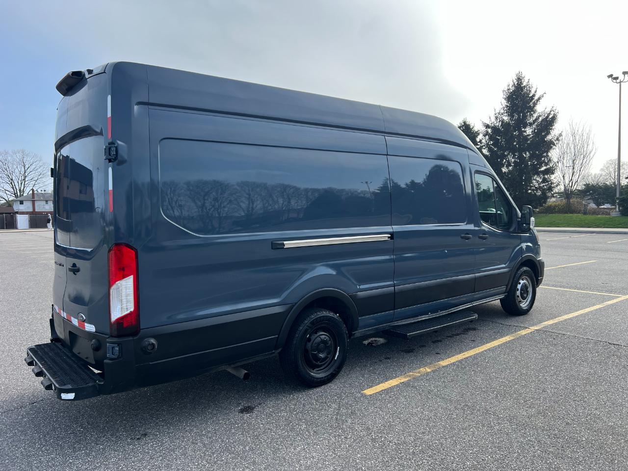 Ford Transit 250 Van High Roof w/Sliding Pass. 148-in. WB EL 2020