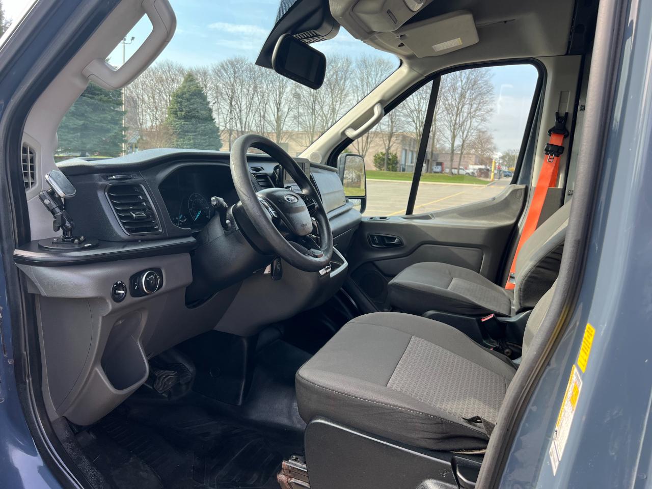 Ford Transit 250 Van High Roof w/Sliding Pass. 148-in. WB EL 2020