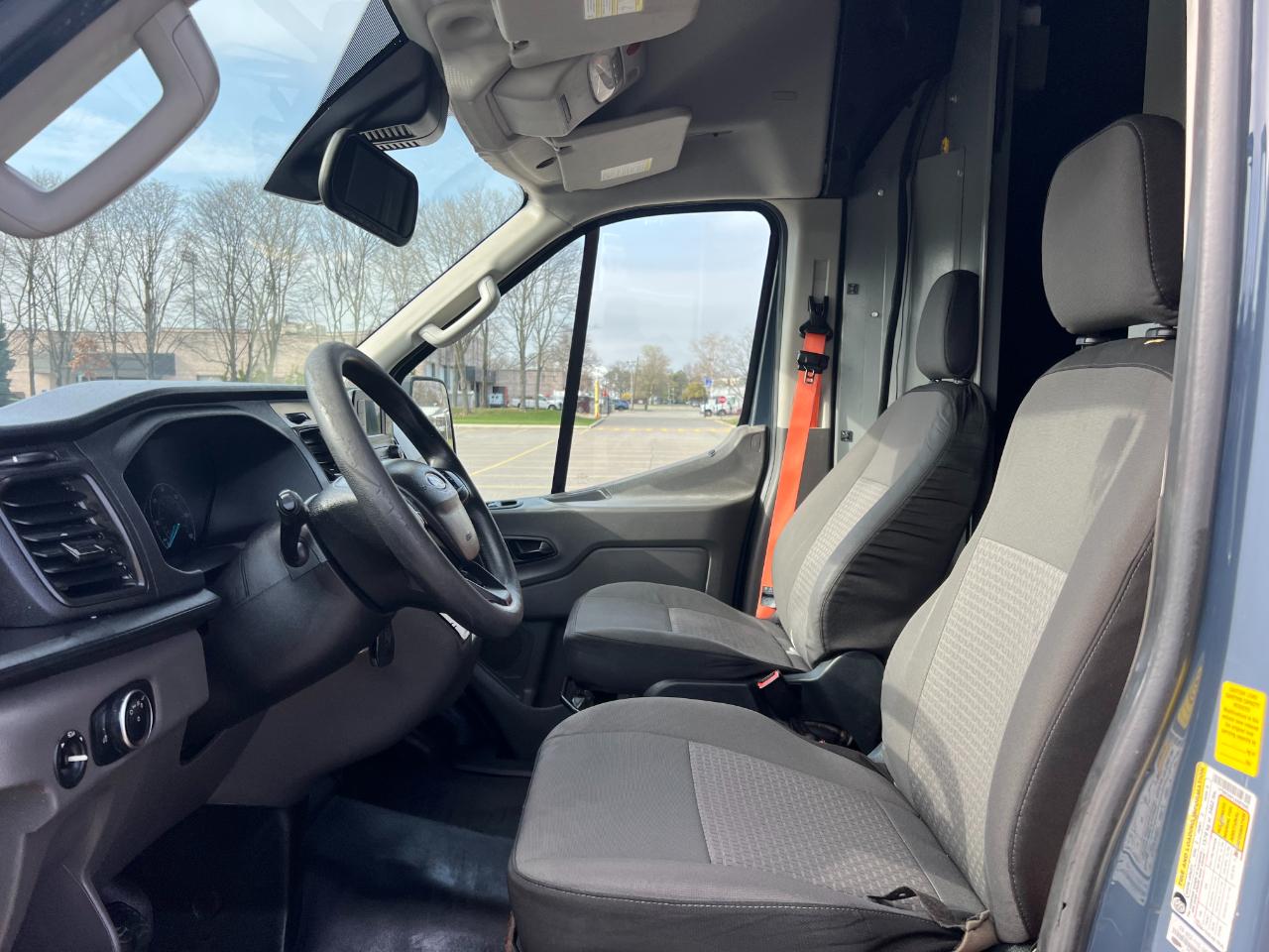 Ford Transit 250 Van High Roof w/Sliding Pass. 148-in. WB EL 2020