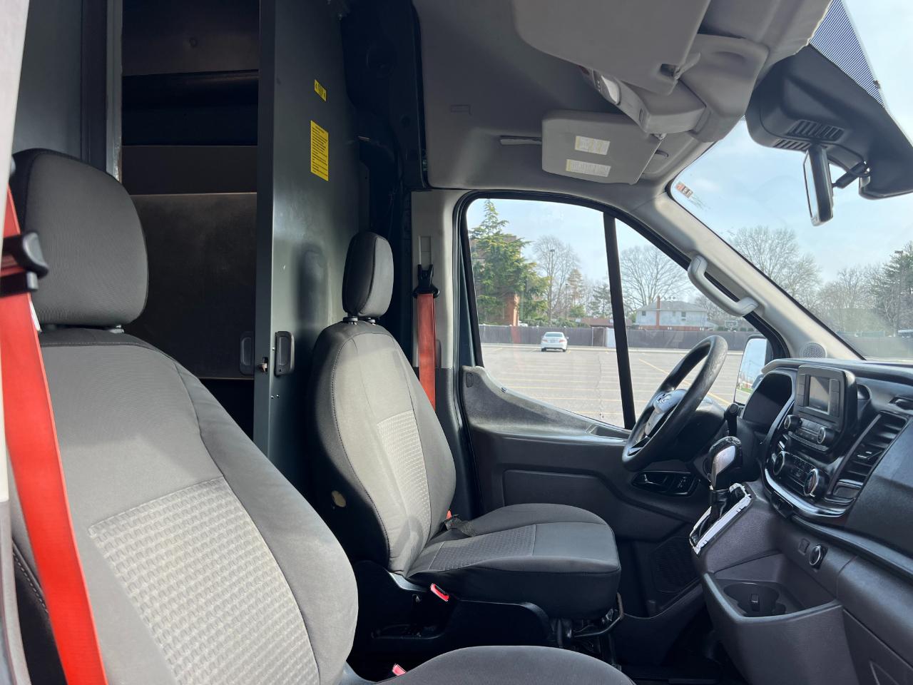 Ford Transit 250 Van High Roof w/Sliding Pass. 148-in. WB EL 2020