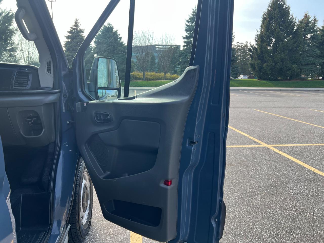 Ford Transit 250 Van High Roof w/Sliding Pass. 148-in. WB EL 2020