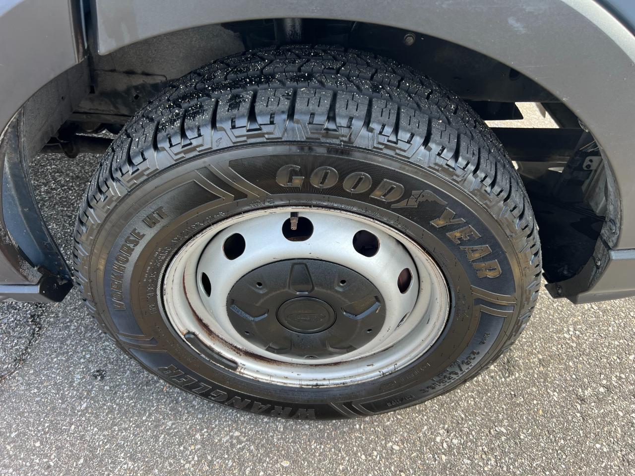 Ford Transit 250 Van High Roof w/Sliding Pass. 148-in. WB EL 2020