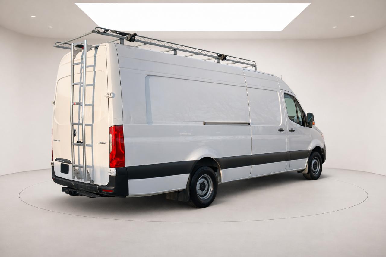 Mercedes-Benz Sprinter 3500 170-in. WB 2023