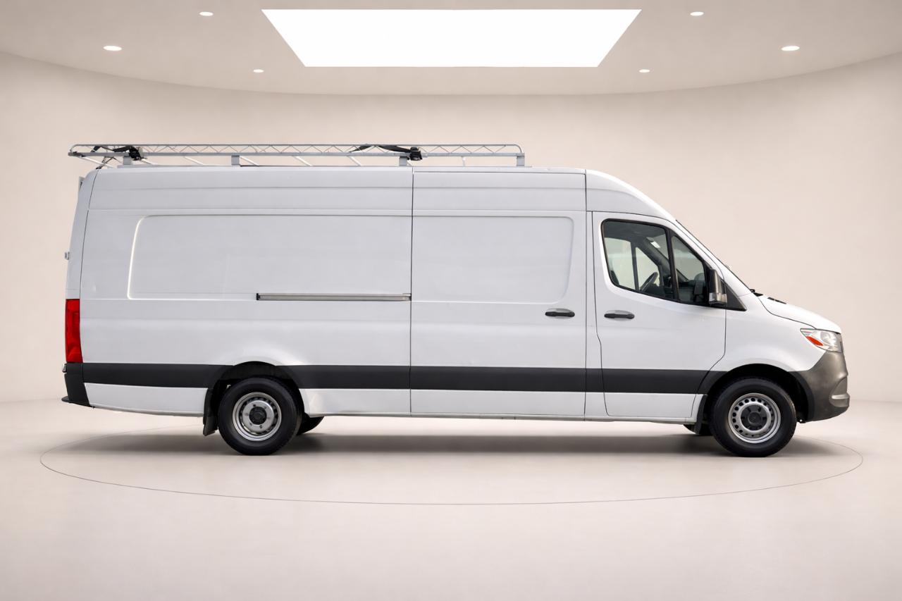 Mercedes-Benz Sprinter 3500 170-in. WB 2023