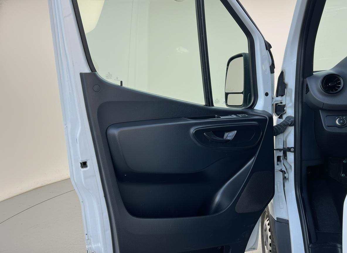 Mercedes-Benz Sprinter 3500 170-in. WB 2023