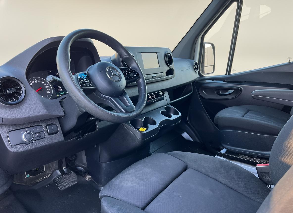 Mercedes-Benz Sprinter 3500 170-in. WB 2023