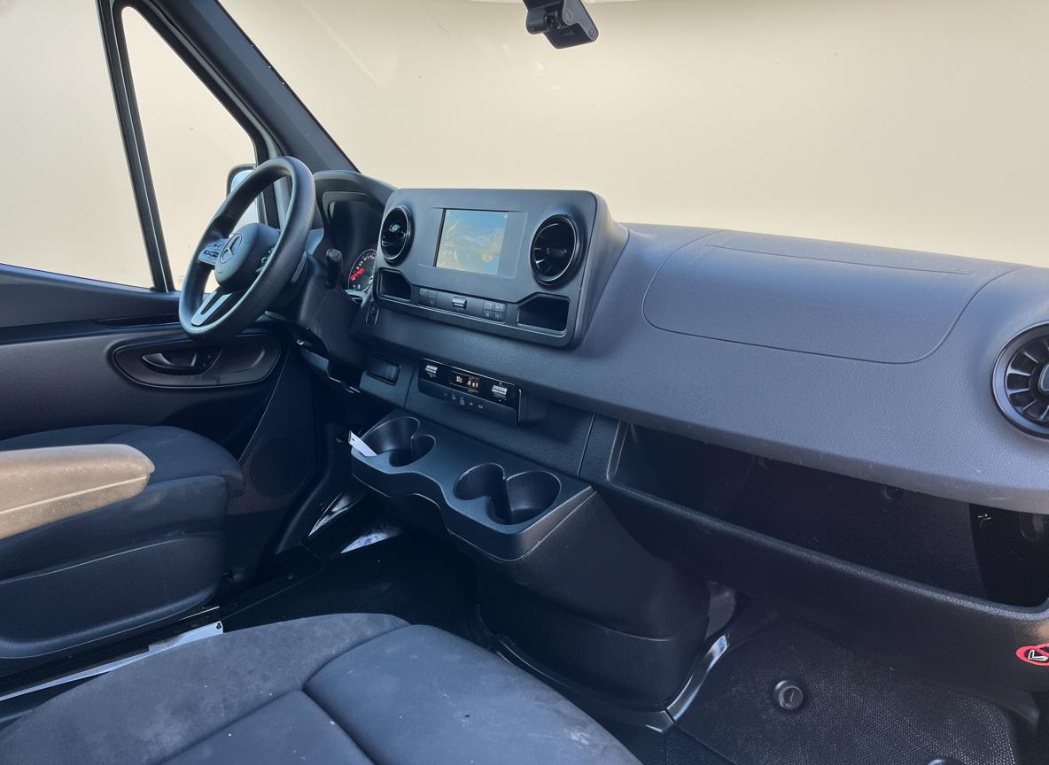 Mercedes-Benz Sprinter 3500 170-in. WB 2023