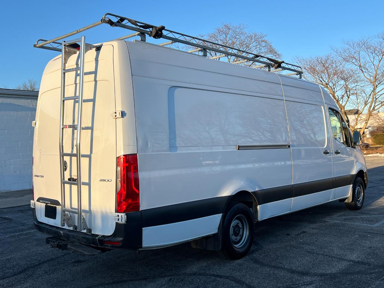 Mercedes-Benz Sprinter 3500 170-in. WB 2023