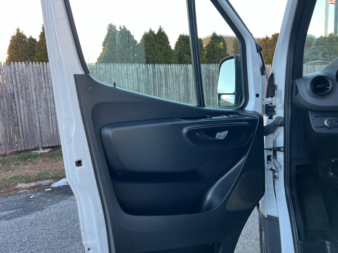 Mercedes-Benz Sprinter 3500 170-in. WB 2023