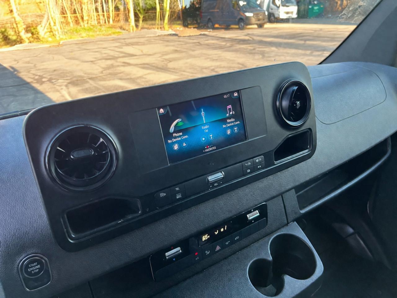 Mercedes-Benz Sprinter 3500 170-in. WB 2023