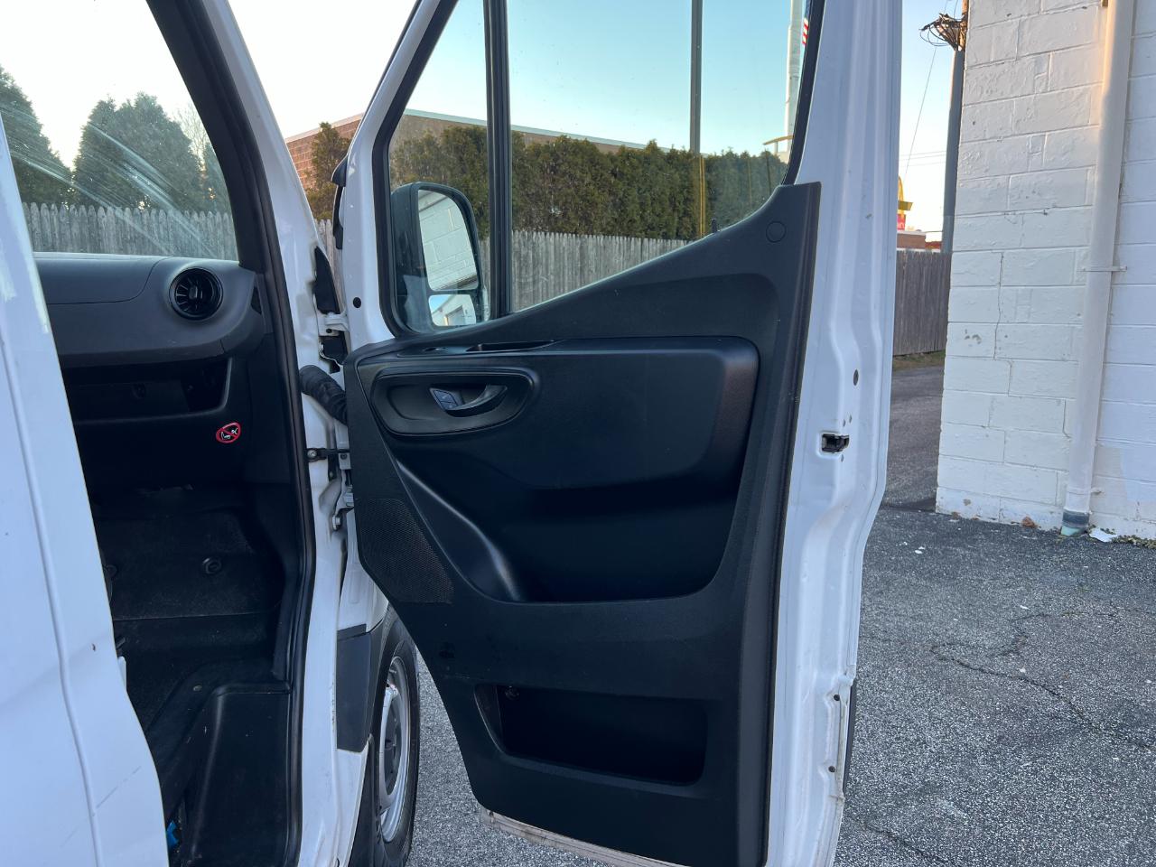 Mercedes-Benz Sprinter 3500 170-in. WB 2023