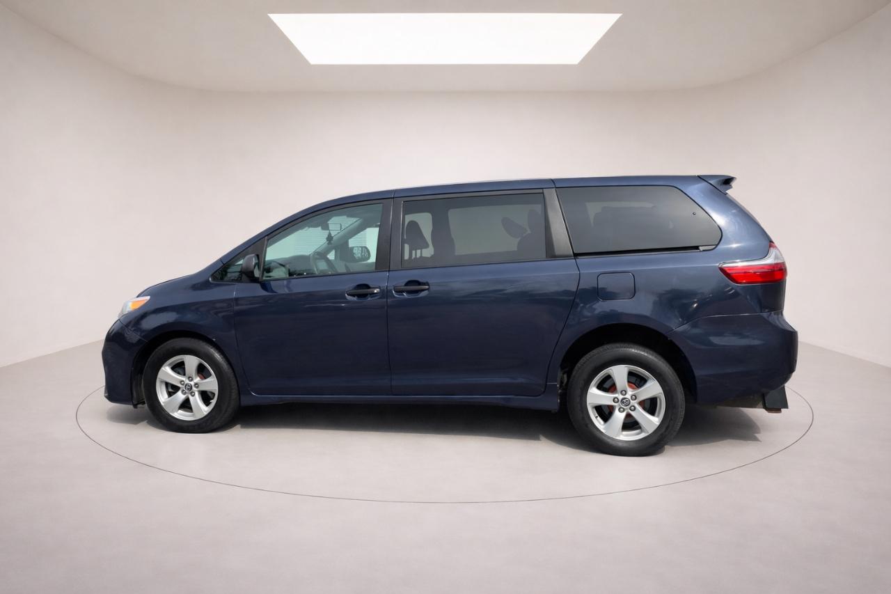 Toyota Sienna LE 7-Passenger Mobility 2020