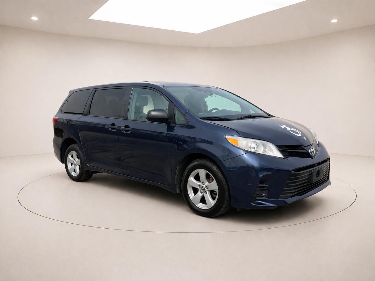 Toyota Sienna LE 7-Passenger Mobility 2020