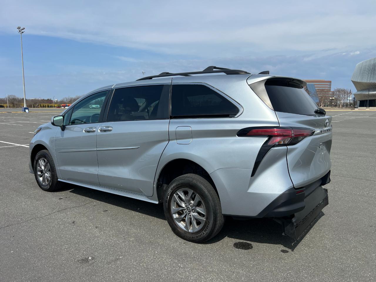 Toyota Sienna LE 8-Passenger 2022