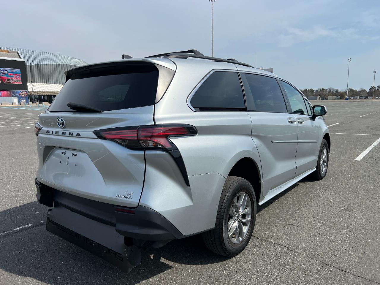 Toyota Sienna LE 8-Passenger 2022