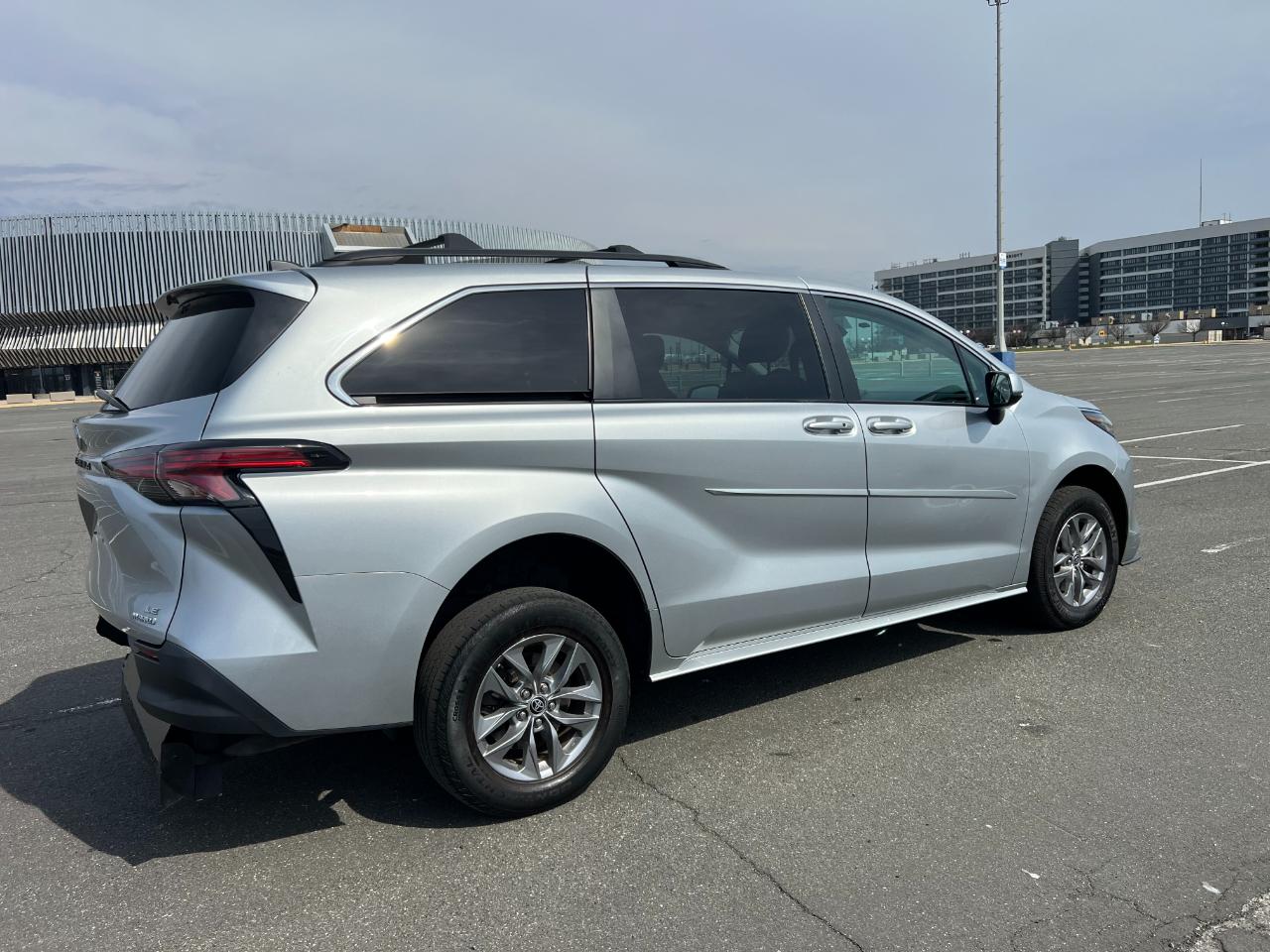 Toyota Sienna LE 8-Passenger 2022