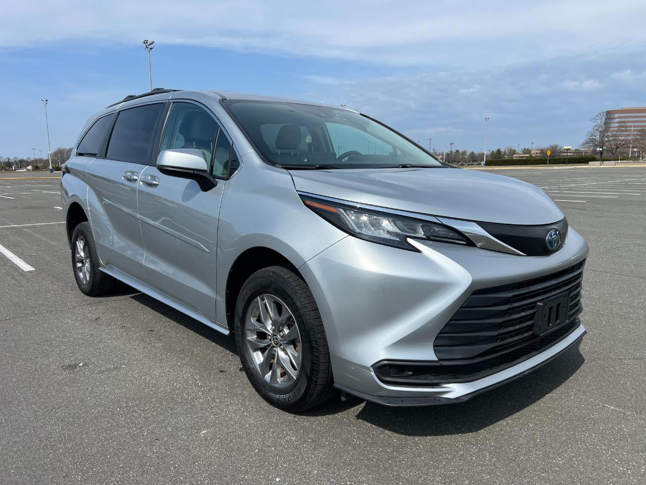 Toyota Sienna LE 8-Passenger 2022