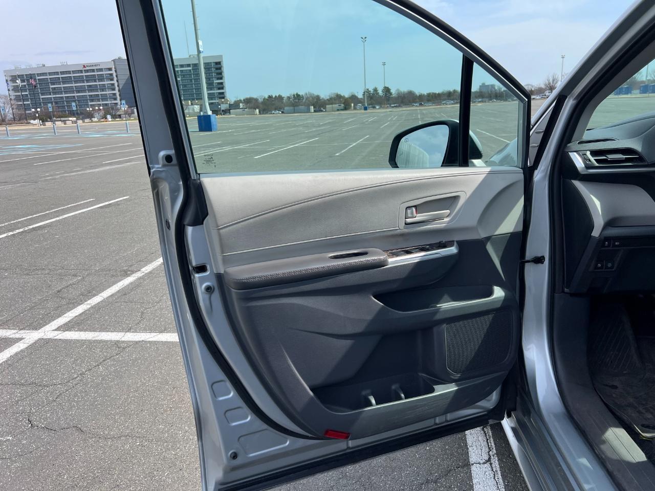 Toyota Sienna LE 8-Passenger 2022