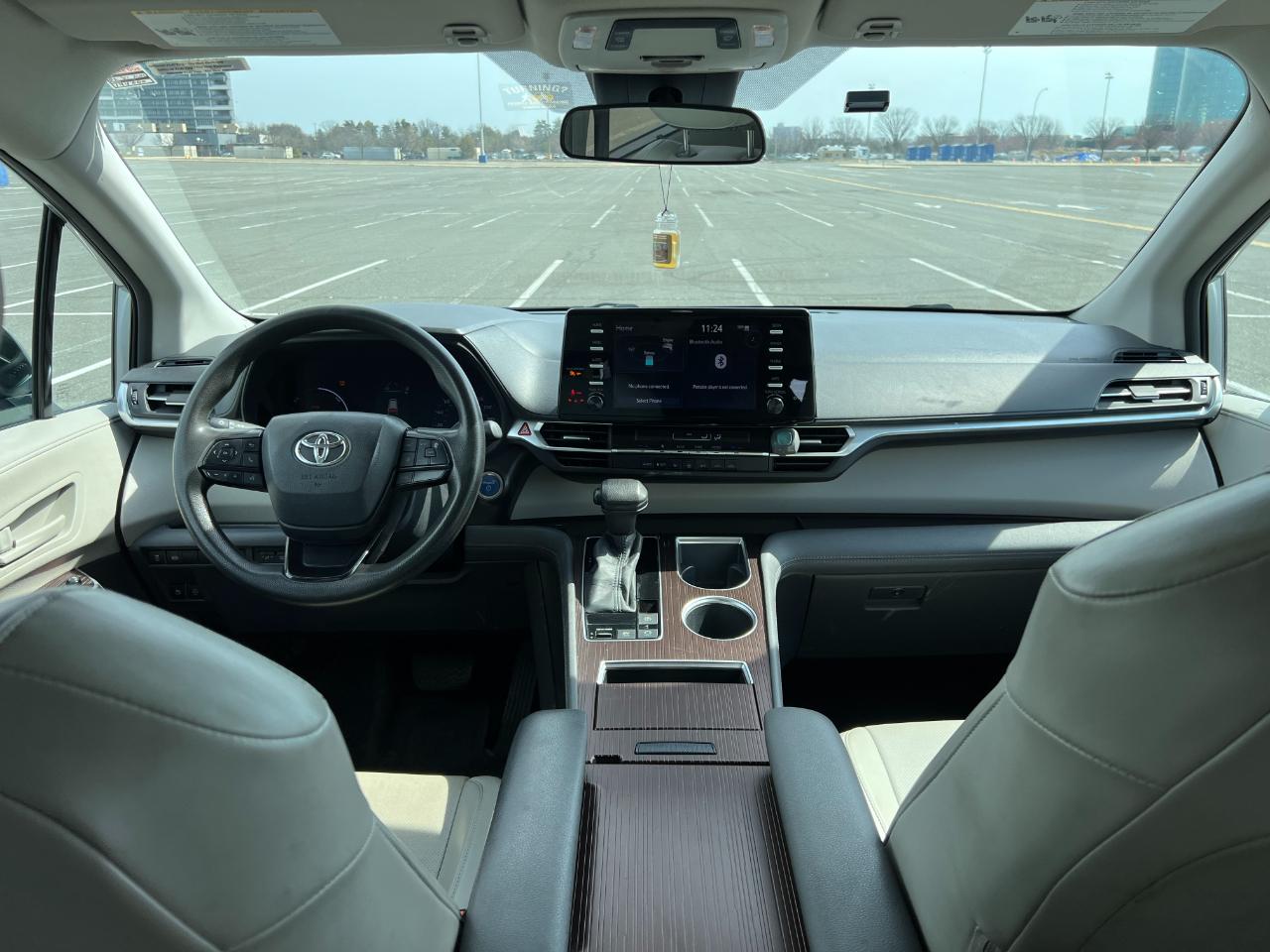 Toyota Sienna LE 8-Passenger 2022