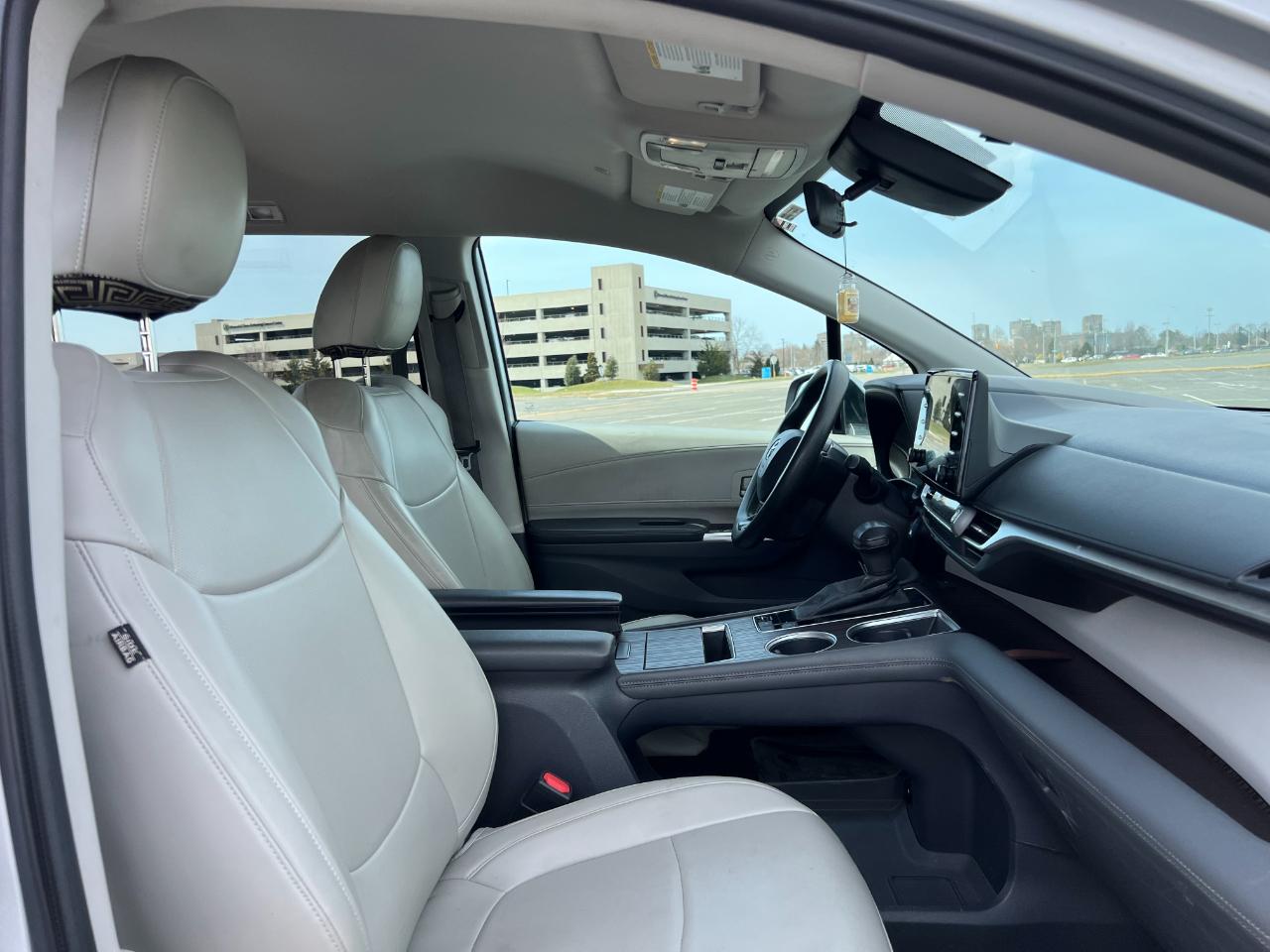 Toyota Sienna LE 8-Passenger 2022