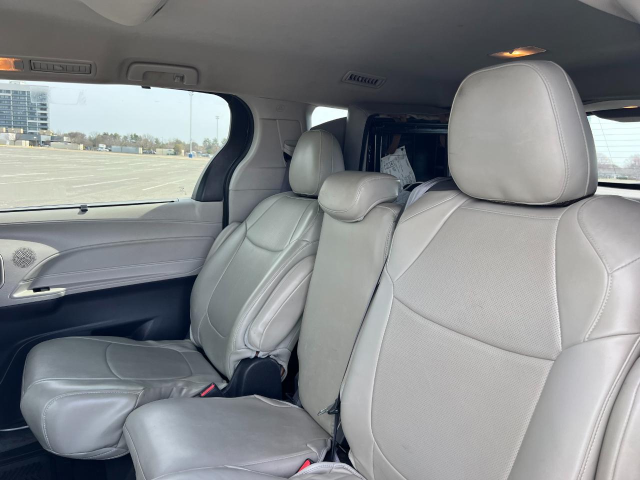 Toyota Sienna LE 8-Passenger 2022