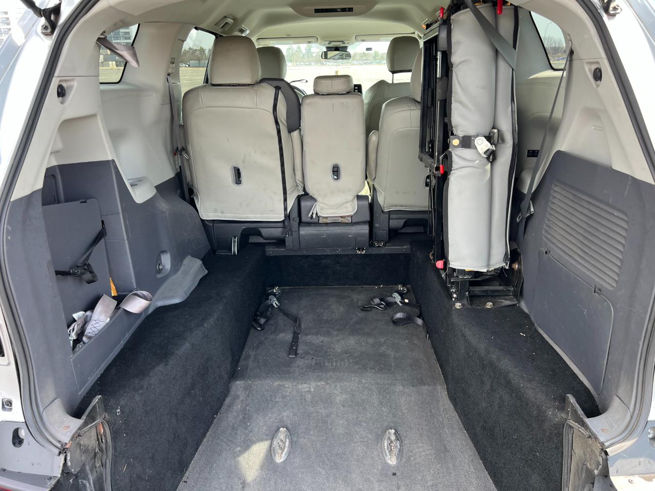 Toyota Sienna LE 8-Passenger 2022