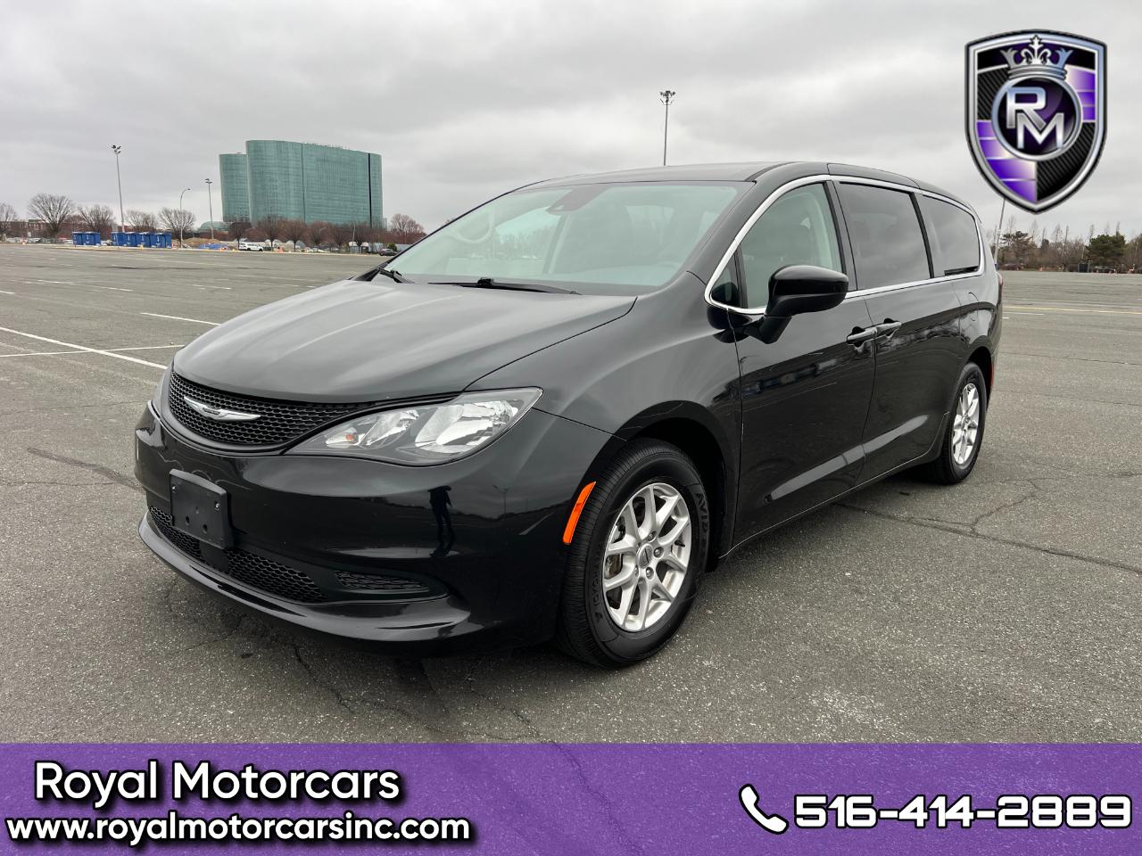 2024 Chrysler Voyager LX