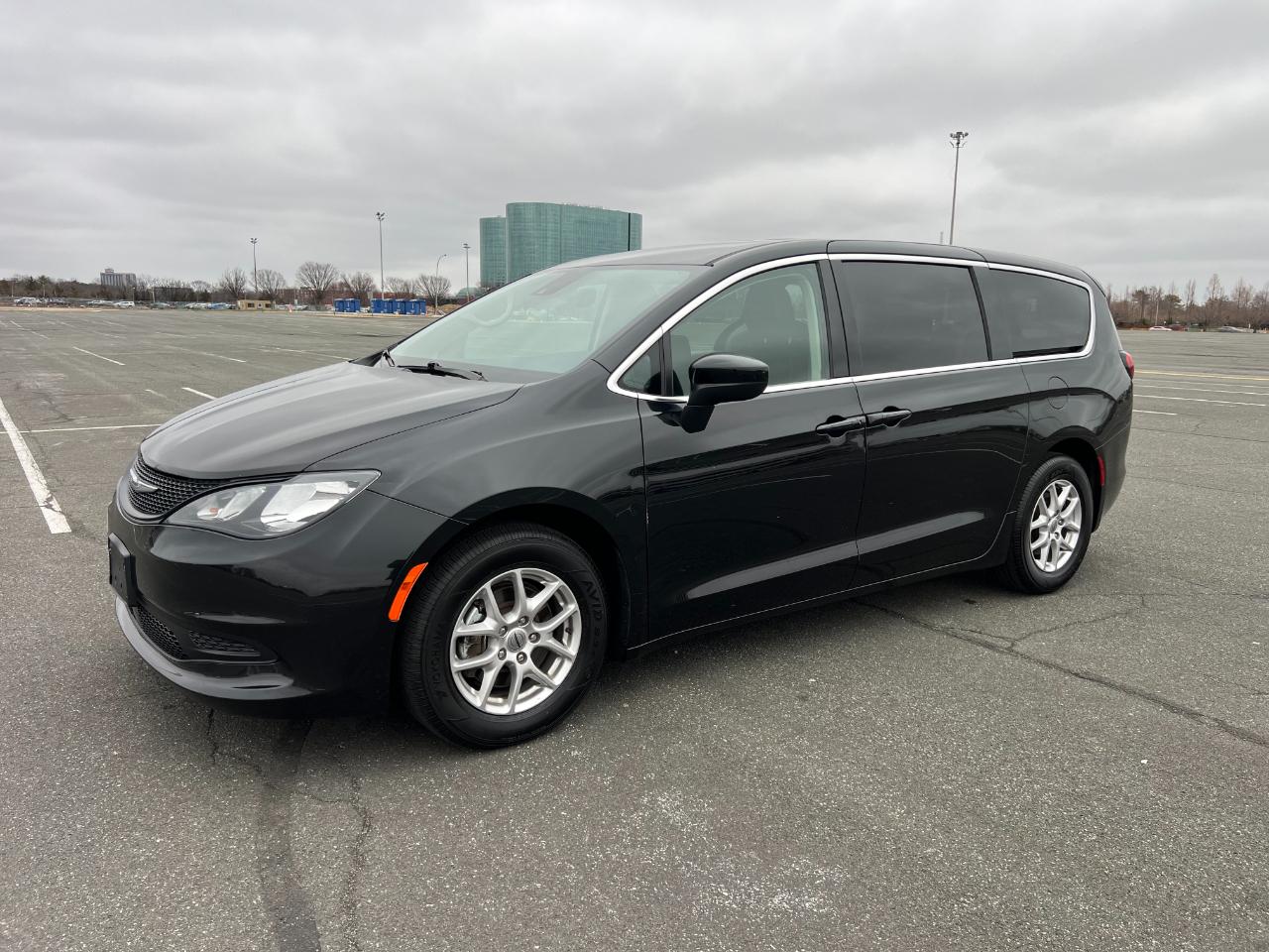 Chrysler Voyager LX 2024
