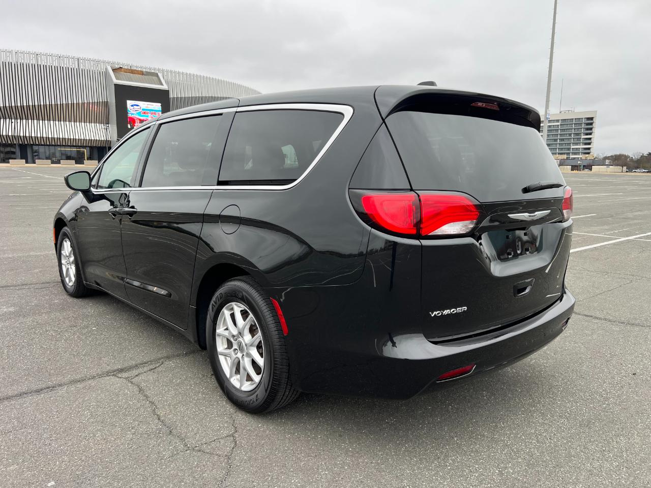 Chrysler Voyager LX 2024