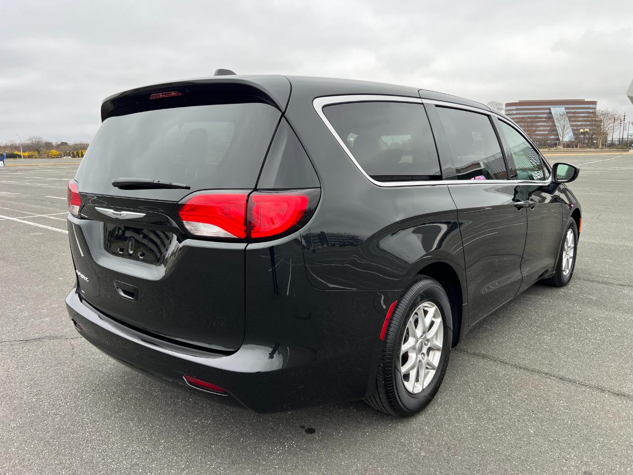 Chrysler Voyager LX 2024