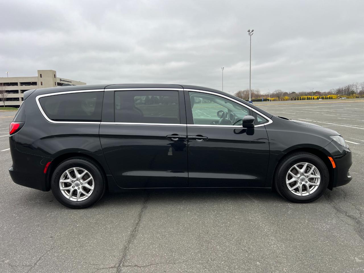 Chrysler Voyager LX 2024