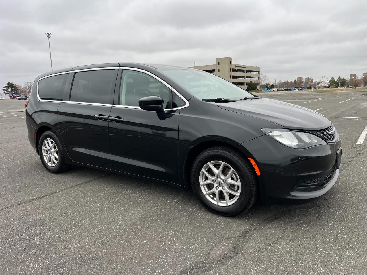 Chrysler Voyager LX 2024