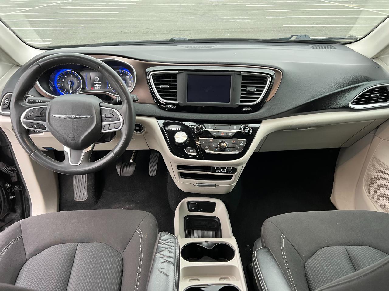 Chrysler Voyager LX 2024