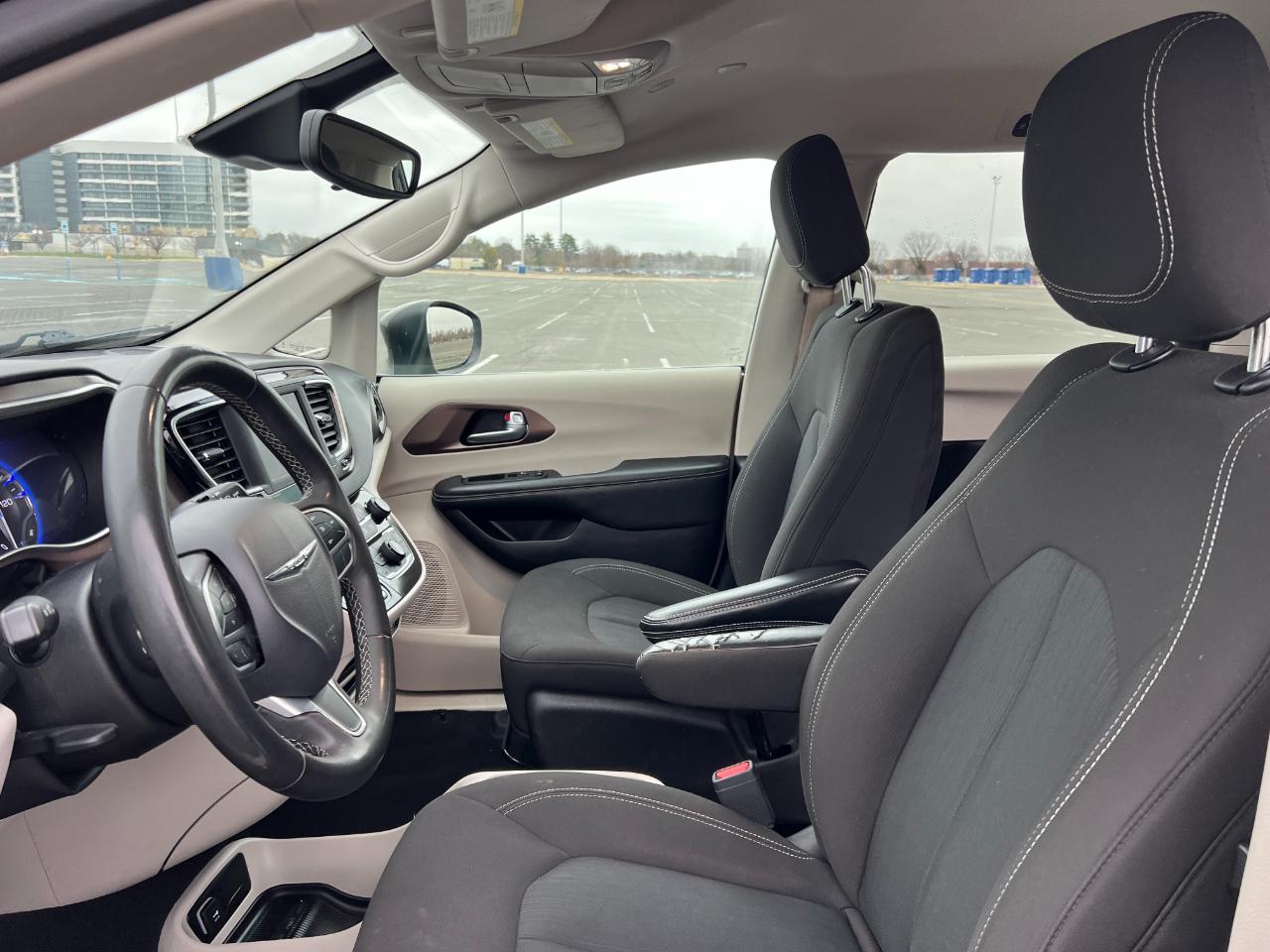 Chrysler Voyager LX 2024