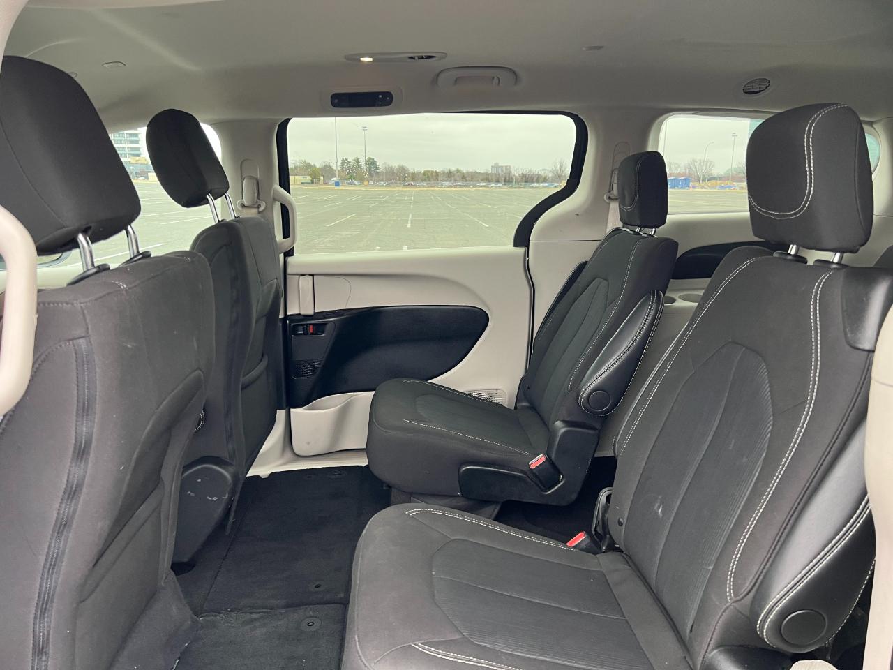 Chrysler Voyager LX 2024