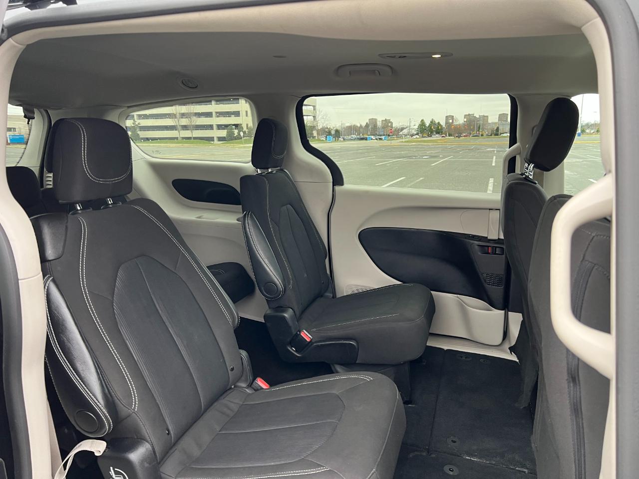 Chrysler Voyager LX 2024