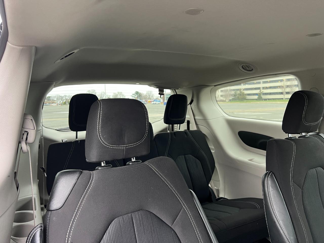 Chrysler Voyager LX 2024