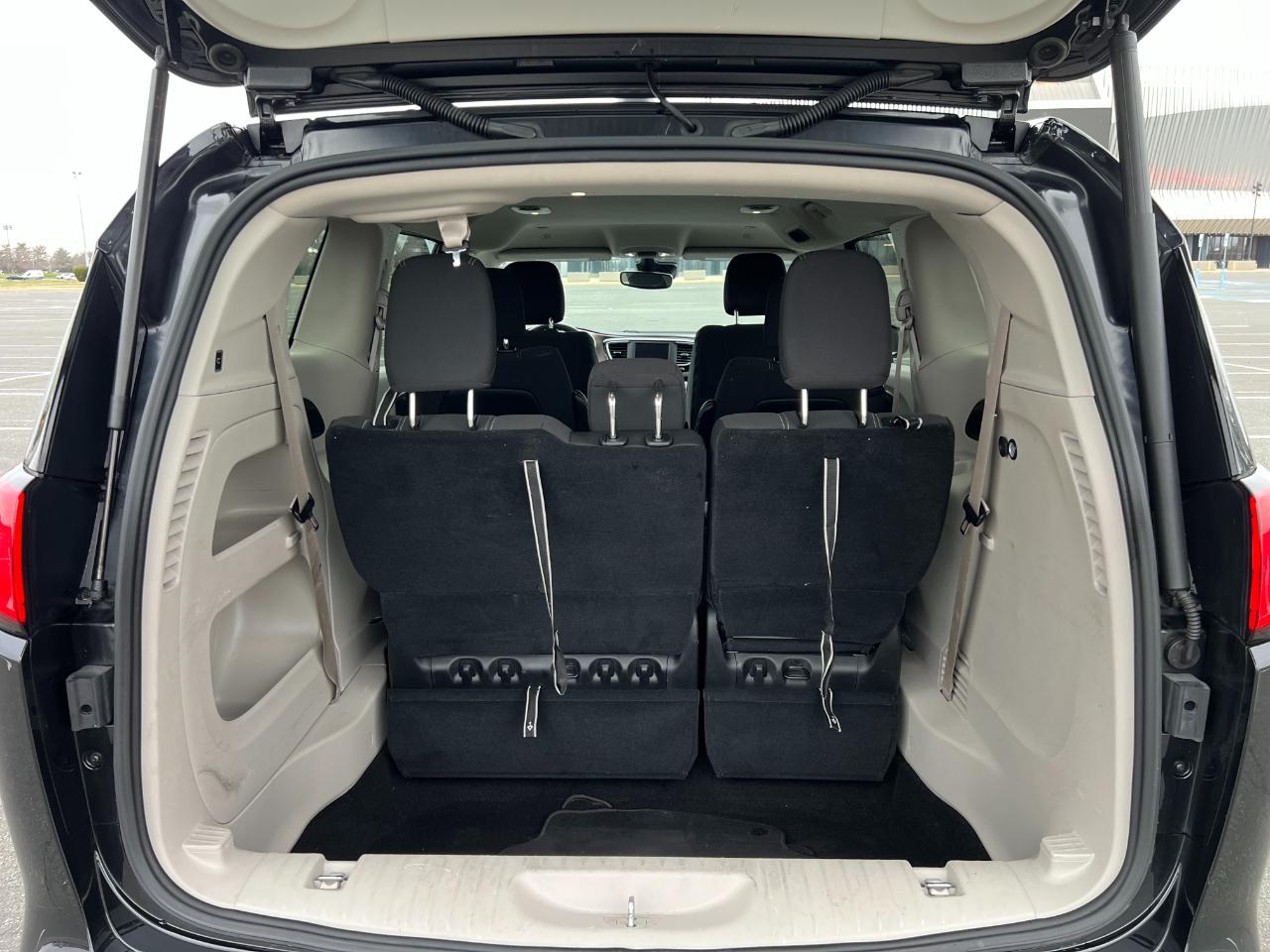 Chrysler Voyager LX 2024