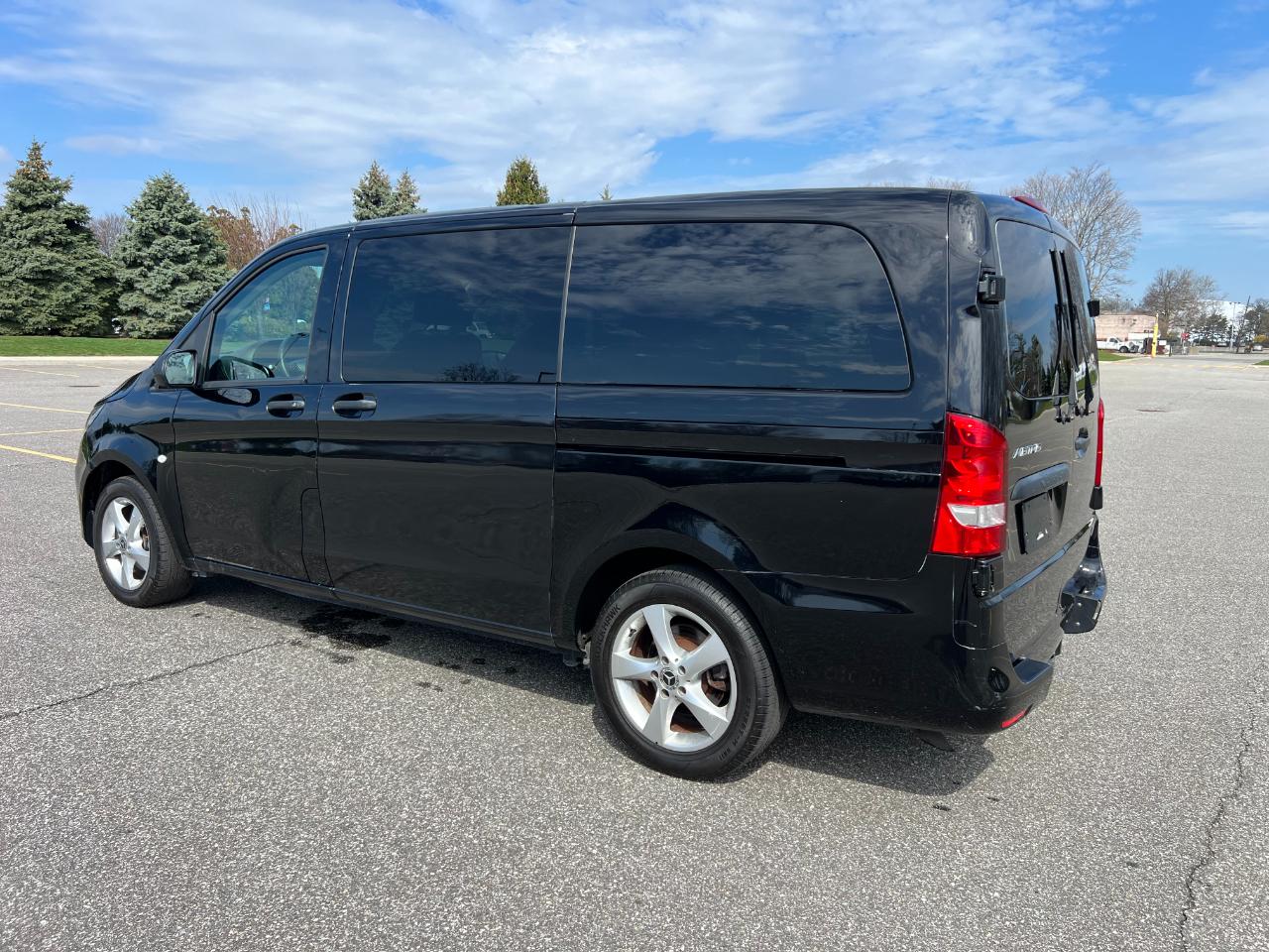 Mercedes-Benz Metris Passenger Van 2018